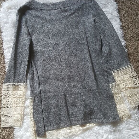 HANNAH Gray and Cream Lace Long Sleeve Top Size Small New without tags - Picture 7 of 7
